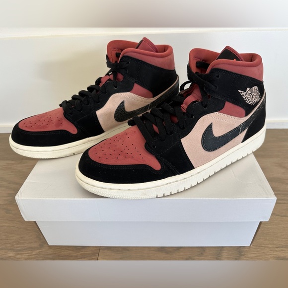 Women’s Nike Air Jordan’s Mid 1 Size 10.5 Canyon Rust - Picture 3 of 9